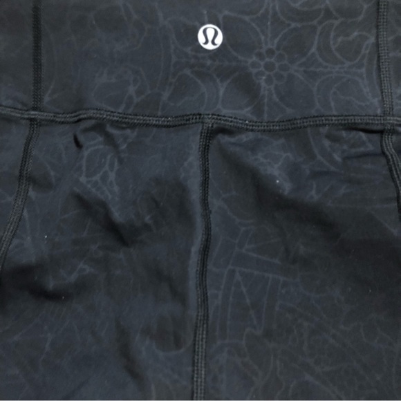 Lululemon Ladies Crops - Picture 6 of 6